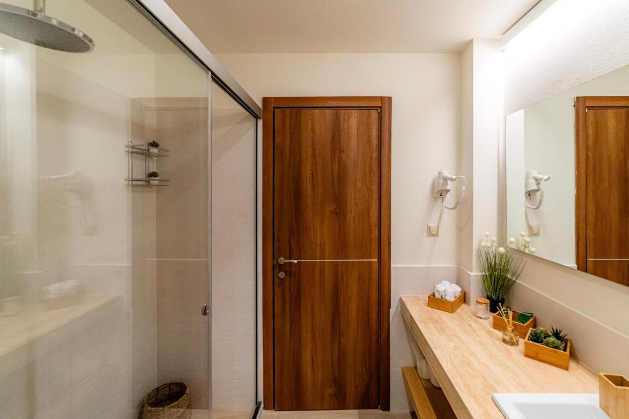 Luxury Town Center Suite, Β1 Heraklion  Bagian luar foto